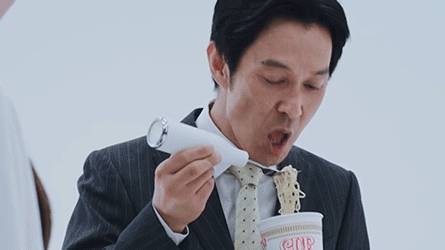 Японцы изобрели 130-долларовую "вилку-глушитель" для поедания лапши - life.ru - Япония - Новости