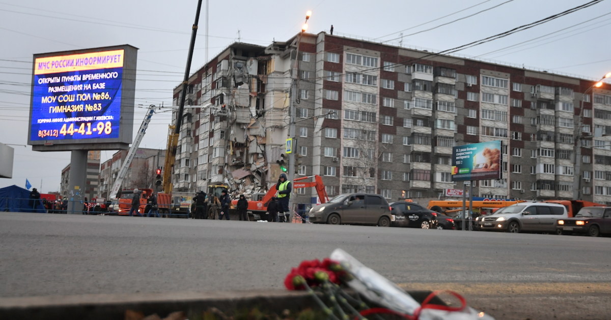 При обрушении дома в Ижевске погибло два ребёнка - life.ru - Ижевск - Новости