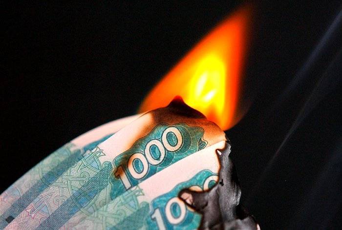 ЦБ РФ избавляется от рублей, лихорадочно скупая доллары - topwar.ru - Россия