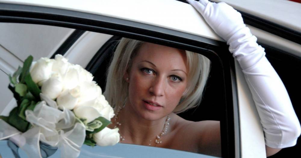 Мария Захарова - Захарова рассказала, почему её свадебные фото утекли в Сеть - life.ru - Россия - Новости