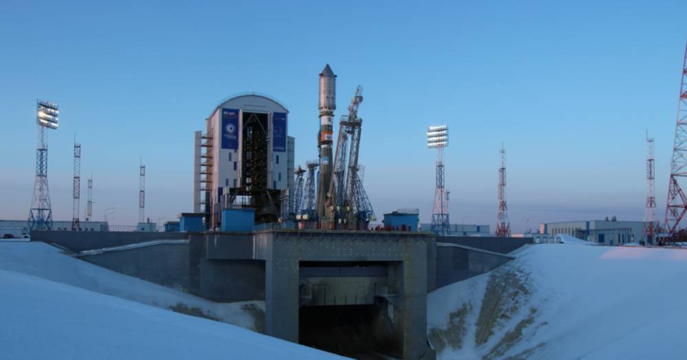 Ракету "Союз-2.1а" установили на стартовую систему на космодроме Восточный - life.ru - Восточный - Новости - Ракеты
