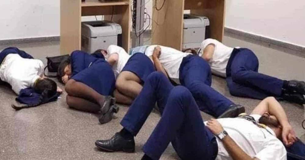 Экипаж Ryanair спит на полу аэропорта из-за отсутствия мест в гостиницах - theuk.one - Испания - Португалия