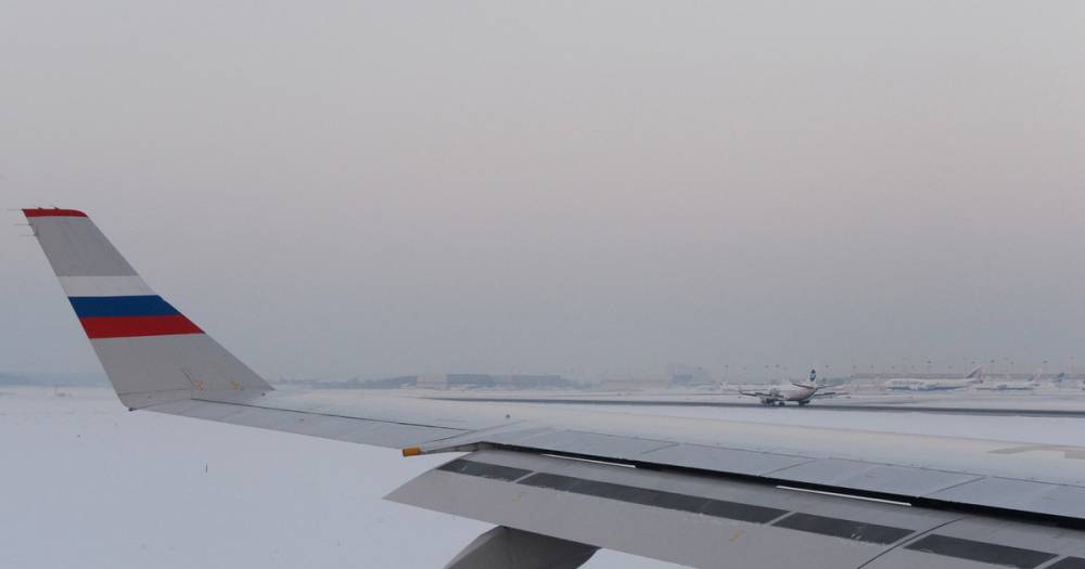 На Камчатке из-за снегопада закрыли главный аэропорт - life.ru - Новости