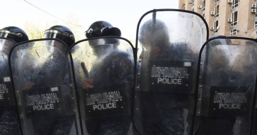 В Ереване возобновились акции протеста, есть задержанные - life.ru - Армения - Ереван - Новости - Ереван