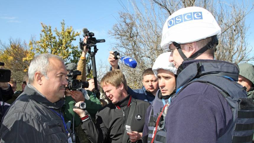 Провокации националистов и тишина от ВСУ: разведение сил вновь сорвано Киевом - 5-tv.ru - Украина - Киев - ДНР - ЛНР - станица Луганская - Золотое