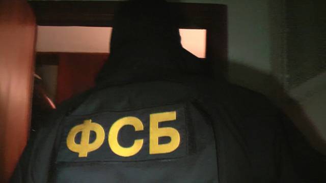 Экстремист, планировавший взрыв в здании, задержан в Крыму - ren.tv - Россия - Крым - Саки