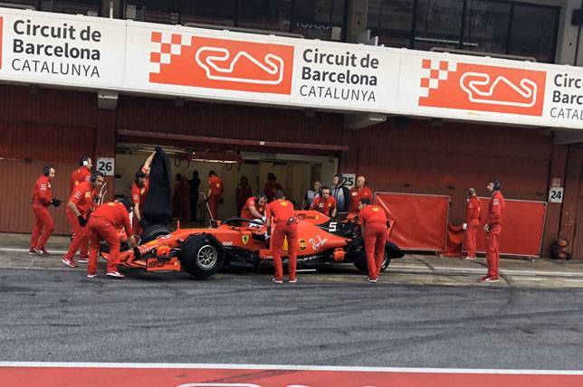 Александер Элбон - Себастьян Феттель - В Барселоне завершился первый день тестов Pirelli - f1news.ru