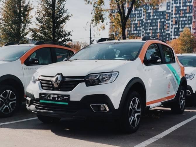 Renault Sandero Stepway появились в московском каршеринге «Делимобиль» - autostat.ru - Россия - Sandero