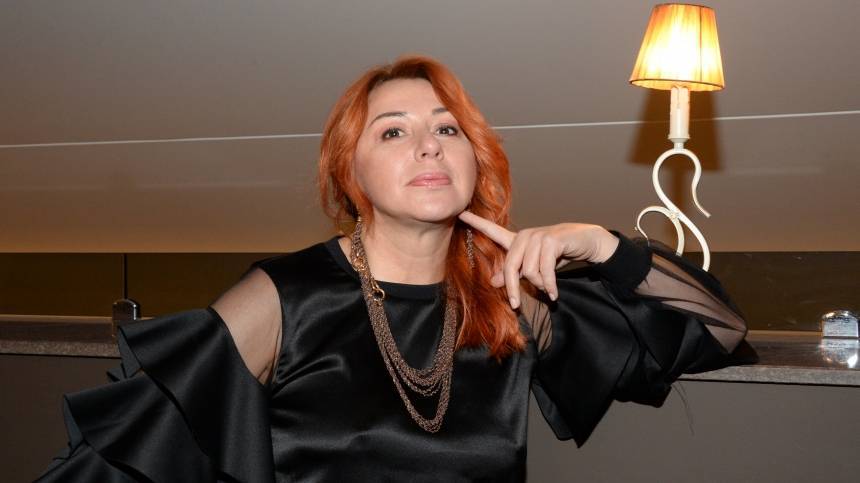 Алена Апина - «Оскара!»: Алена Апина восхитилась танцами не унывающего попугая - 5-tv.ru