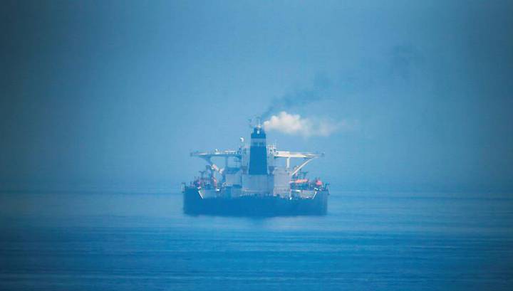 Аббас Мусави - Атакованный иранский танкер "истекает" нефтью и загрязняет Красное море - vesti.ru - Иран - Тегеран