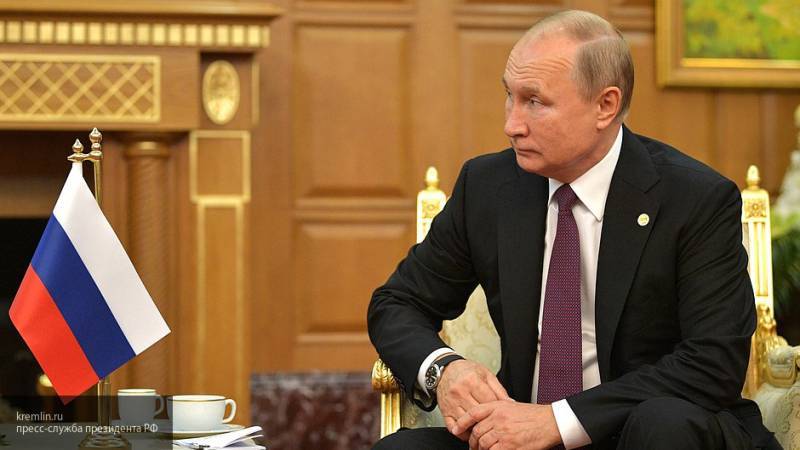 Владимир Путин - Путин заявил, что Россия будет спокойно реагировать на учения НАТО - nation-news.ru - Россия