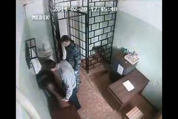 Иван Савельев - Иван Ковалев - СМИ опубликовали видео с избиением заключённого в петрозаводской колонии - govoritmoskva.ru - Петрозаводск