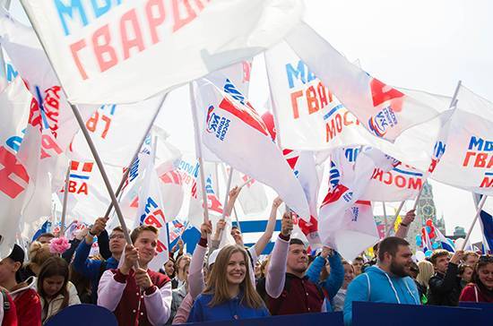 Денис Давыдов - Молодогвардейцы проведут митинг в знак протеста против отказа Эстонии во въезде активистам - pnp.ru - Россия - Эстония