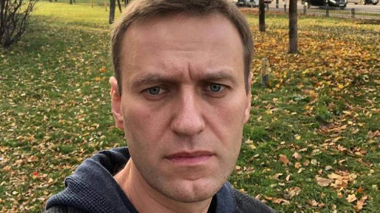 Tommy Hilfiger - «Бомж» Навальный вымогает у сторонников деньги на оплату судебных исков - inforeactor.ru