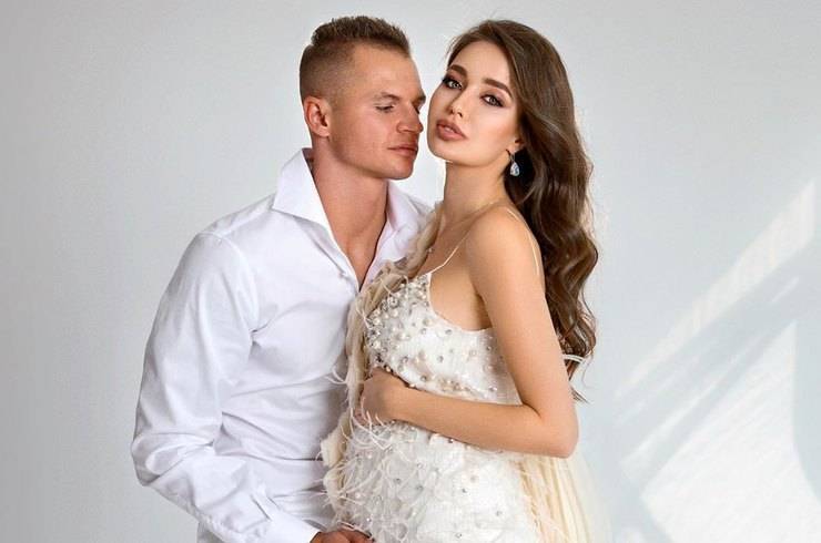 Анастасия Костенко - Дмитрий Тарасов посмеялся над беременной женой, застрявшей в пробке - 365news.biz