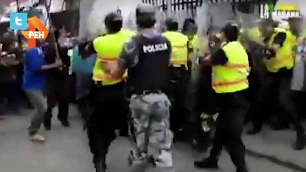 Морено Ленин - Президент Эквадора ввел комендантский час в связи с протестами - ren.tv - Эквадор - Кито