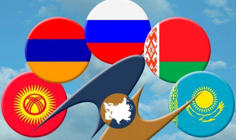 Владимир Евсеев - Украина мешает интеграции постсоветских стран в ЕАЭС – эксперт - politnavigator.net - Украина - Казахстан - Белоруссия