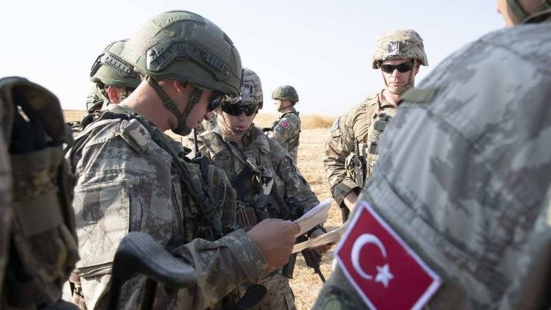 Реджеп Тайип Эрдоган - Иван Коновалов - Эксперт объяснил турецкую операцию взаимосвязью между курдскими боевиками и ИГ* - polit.info - Турция - Рас-Эль-Айн