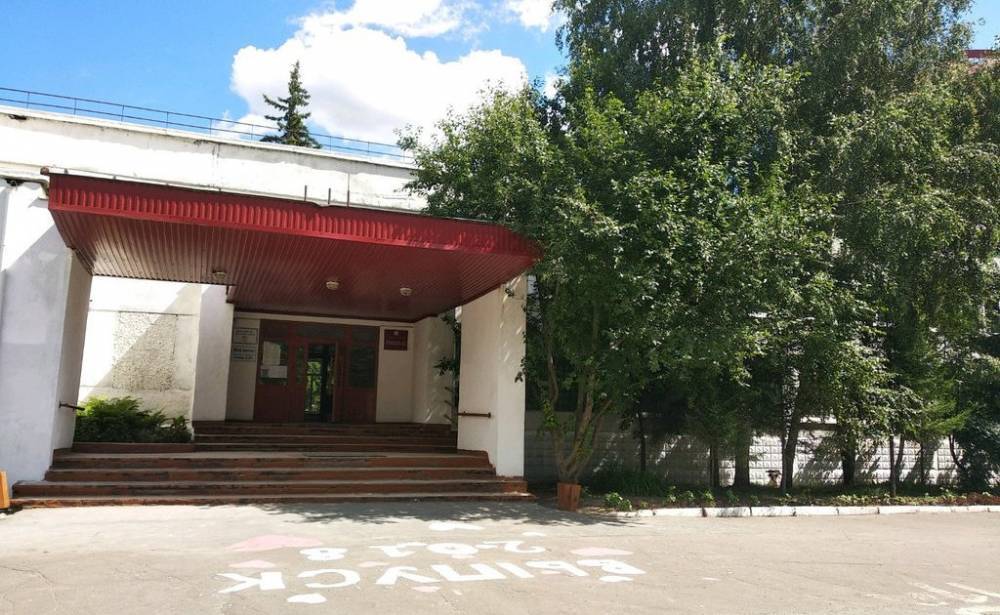 Учителя запустили флешмоб в поддержку директора, которая посоветовала затравленному ребенку сменить школу - readovka.news - Омск