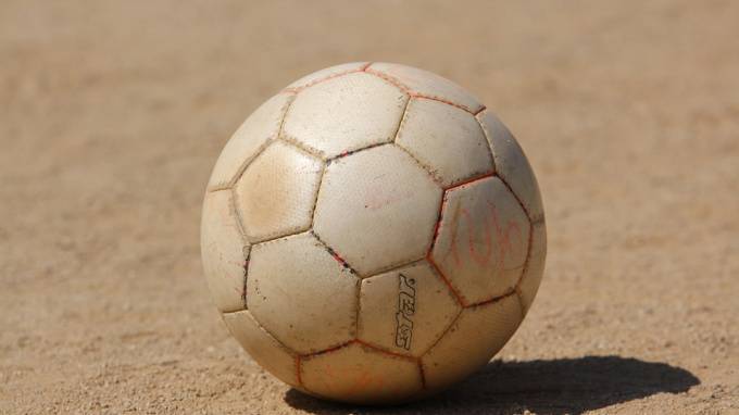 В Люберцах во время игры в футбол умер 13-летний мальчик - piter.tv