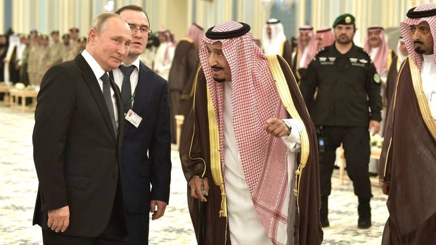 Владимир Путин - Дмитрий Песков - наследный принц Мухаммед - Путин преподнес подарок наследному принцу Саудовской Аравии - mir24.tv - Россия - Саудовская Аравия - Эр-Рияд