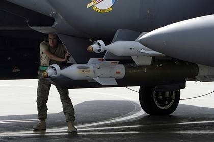 Военные коалиции США разбомбили свой склад оружия в Сирии - lenta.ru - США - Сирия - Кобани