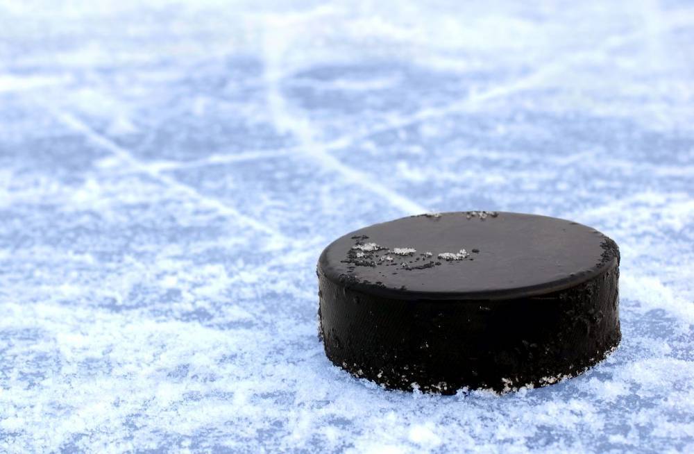 Валентин Зыков - НХЛ отстранила российского хоккеиста Зыкова на 20 матчей - ren.tv