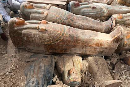 Открыта загадочная древнеегипетская гробница с мумиями внутри - lenta.ru - Египет