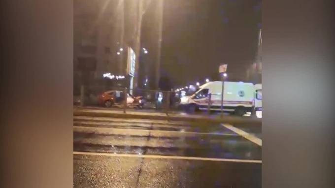В аварии Ленинском проспекте погибла женщина, трое пострадали - piter.tv