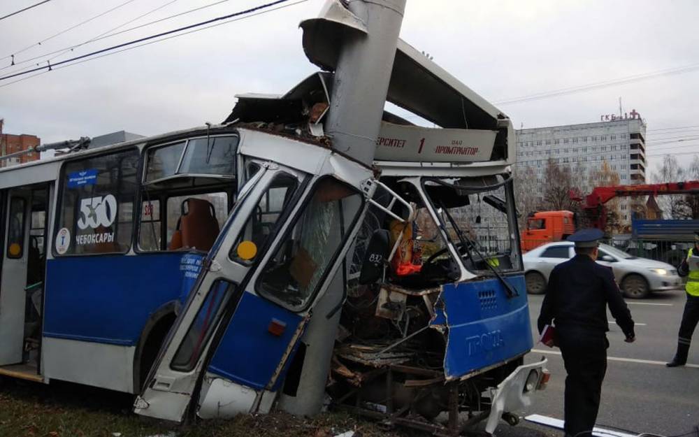 Ногу свело — в аварии пострадали 26 пассажиров троллейбуса - zr.ru - респ. Чувашия - Чебоксары