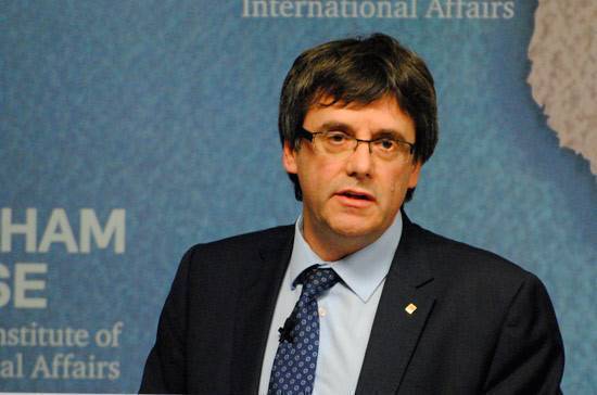 Экс-глава правительства Каталонии добровольно явился в бельгийскую прокуратуру - pnp.ru - Бельгия - Испания