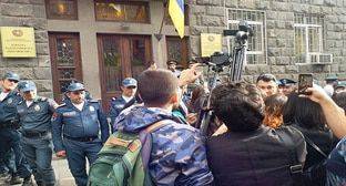 Грайр Товмасян - Родственники Товмасяна были допрошены на фоне акции протеста в Ереване - kavkaz-uzel.eu - Армения