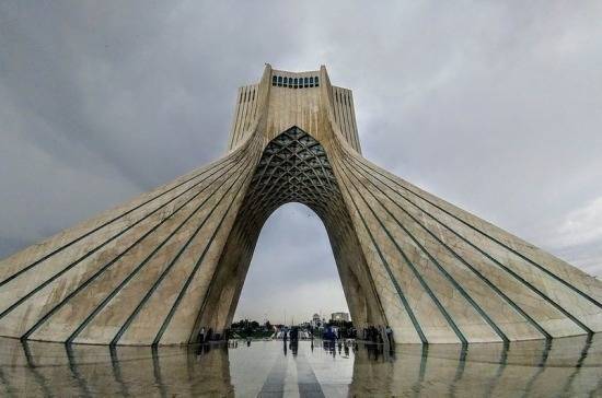 Аббас Мусави - Повышением ставок Иран вызывает Евросоюз и США на переговоры по ядерной сделке, считает эксперт - pnp.ru - США - Иран - Тегеран