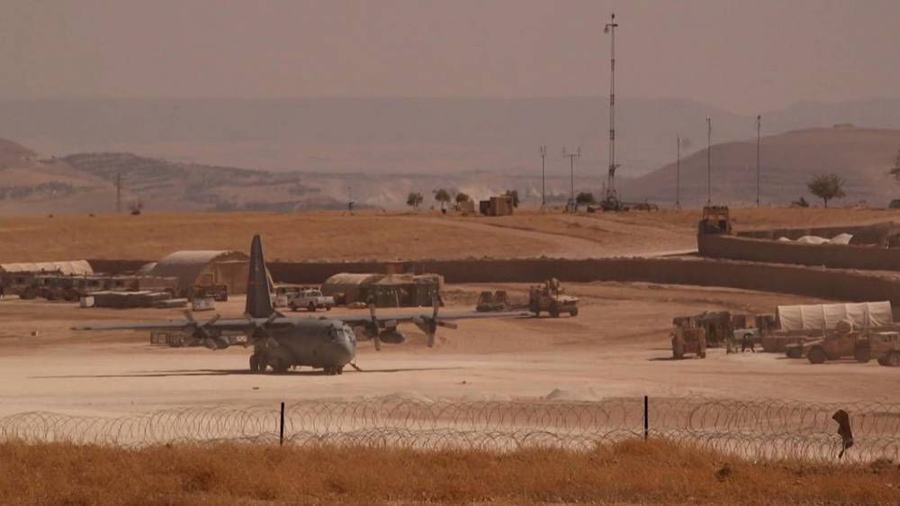 Поддерживающие курдов-террористов войска коалиции США покинули аэродром близ Кобани - riafan.ru - США - Сирия - Дамаск - Турция - Кобани - Рас-Аль-Айн