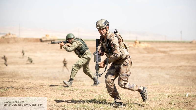 Военнослужащие Турции вошли в сирийский Рас аль-Айн, оставленный курдами-террористами - politros.com - Сирия - Турция - Анкара - Расы