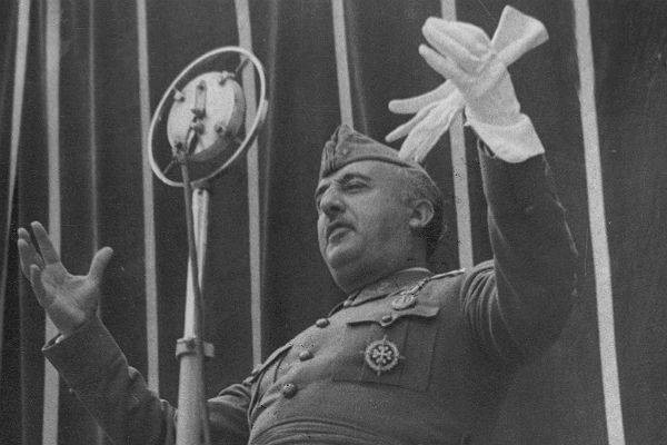 Франсиско Франко - В Испании перезахоронят останки диктатора Франко - trud.ru - Испания - Мадрид - Madrid