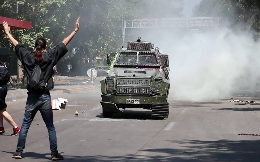 Себастьян Пиньера - Протесты в Чили переросли в побоище (видео) - tvc.ru - Чили - Сантьяго