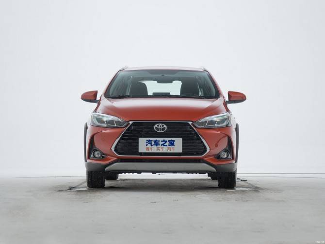 Toyota Yaris получил кросс-версию в Китае - autostat.ru - Китай