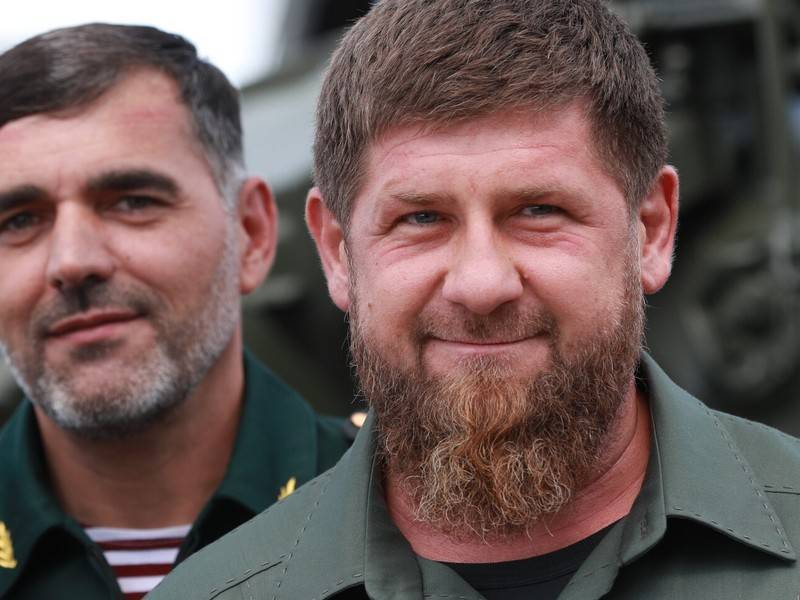Рамзан Кадыров - Кадыров придумал способ контроля над покинувшей Чечню молодёжью - news.ru