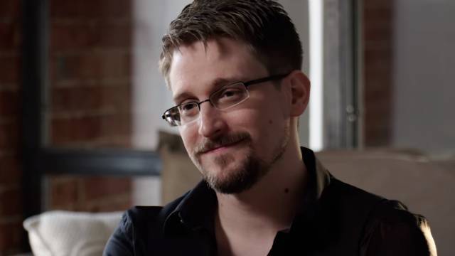 Джон Роган - Эдвард Сноуден - Сноуден допустил, что инопланетян могут "чертовски хорошо" прятать - ren.tv - США