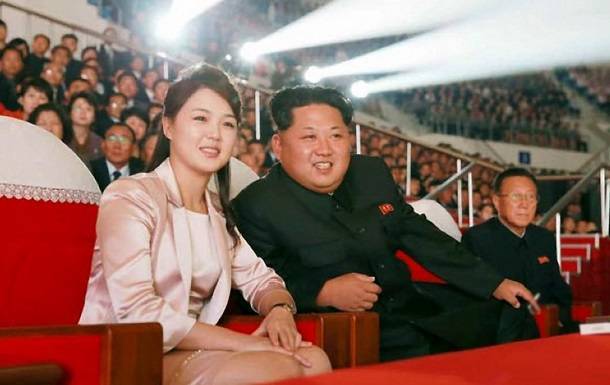 Ким Ченын - Си Цзиньпин - Супруга лидера Северной Кореи появилась на публике впервые за четыре месяца - Cursorinfo: главные новости Израиля - cursorinfo.co.il - Китай - КНДР - Лидер