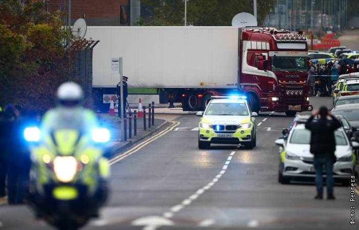 В Великобритании водителю фургона с 39 трупами предъявили обвинения в убийстве - interfax.ru - Москва - Англия - Эссекс - Великобритания