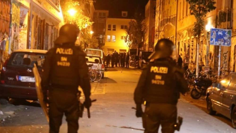 В Лейпциге левые экстремисты напали на полицейских, устроили беспорядки и поджоги - germania.one