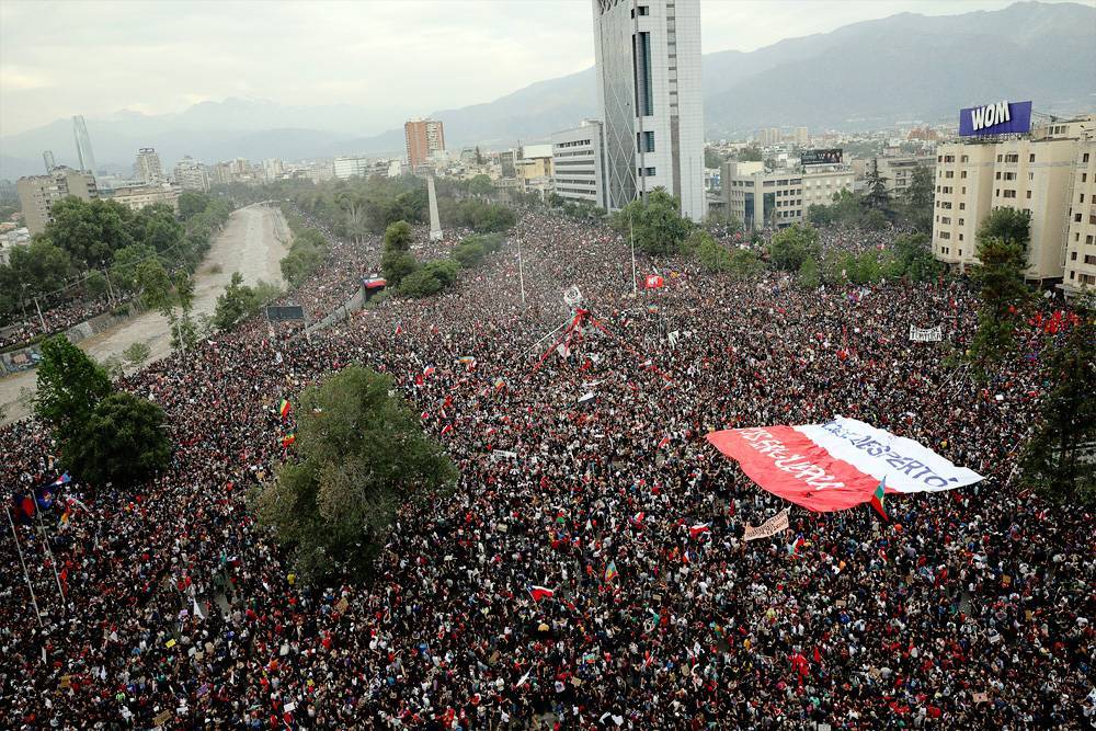 Себастьян Пиньера - В Чили на митинг за экономические реформы вышли больше миллиона человек - rtvi.com - Чили