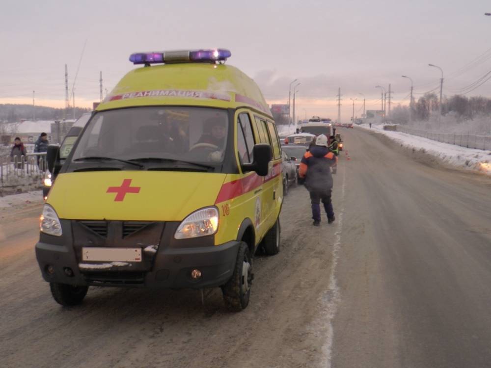 Пенсионер попал под пригородный автобус в Кировске - wvw.daily-inform.ru - Оленегорск - Кировск