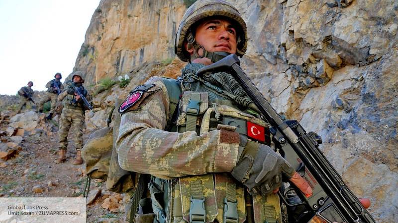Хулуси Акар - Турецкий военный погиб в результате столкновения с курдскими бандформированиями на севере Сирии - politros.com - Сирия - Турция - Рас-Аль-Айн