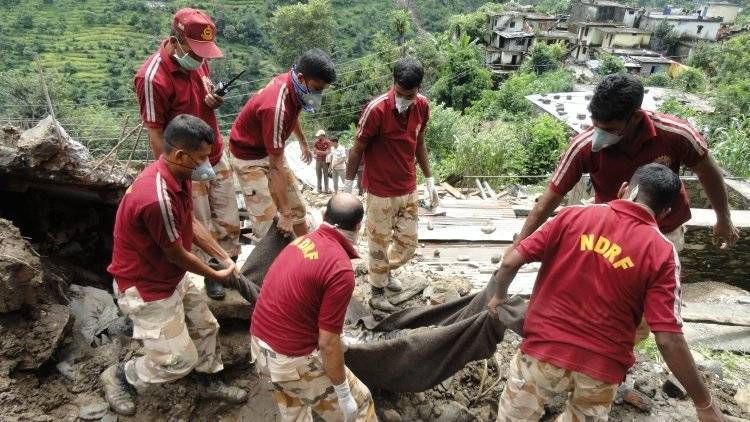 Около 130 человек погибли в Индии из-за наводнений и оползней - polit.info - Индия