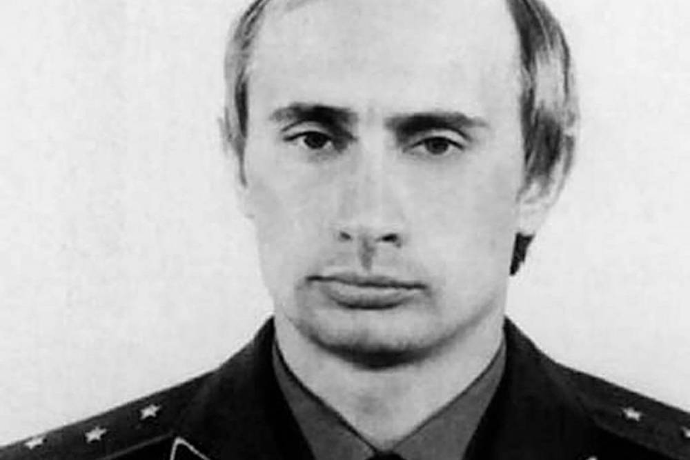 Владимир В.Путин - Характеристика КГБ: Путин В.В. постоянно повышает свой идейно-политический уровень - mk.ru - Россия - Санкт-Петербург