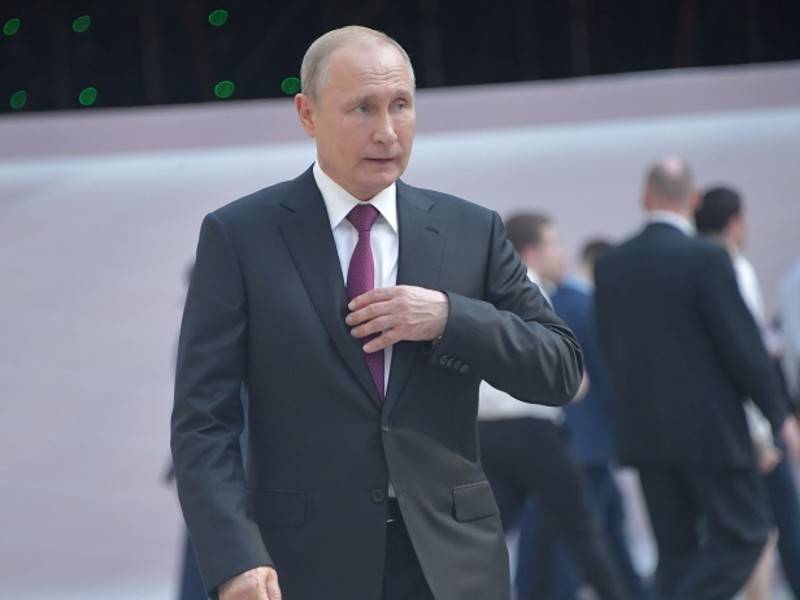 Путин дал Макрону совет по «наведению порядка» в собственной администрации - news.ru - Россия - Царьград