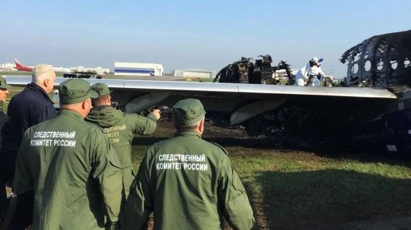 Денис Евдокимов - Следствие вменяет командиру сгоревшего SSJ-100 нарушение при посадке - polit.info - Россия